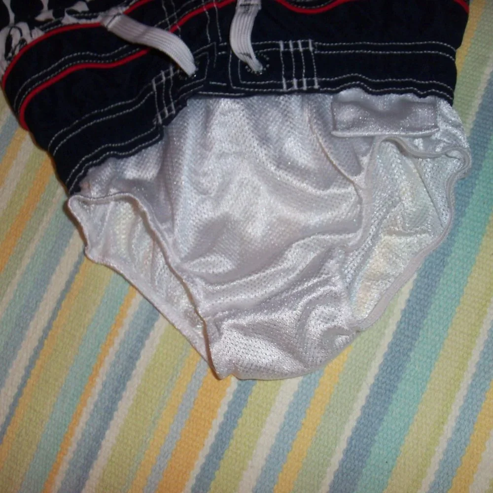 Boy's Nautica Hawaiian swim shorts 7